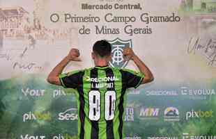 O meia argentino Emmanuel Martinez foi apresentado pelo Amrica nesta tera-feira (16/8), em evento realizado no Mercado Central, em Belo Horizonte. 