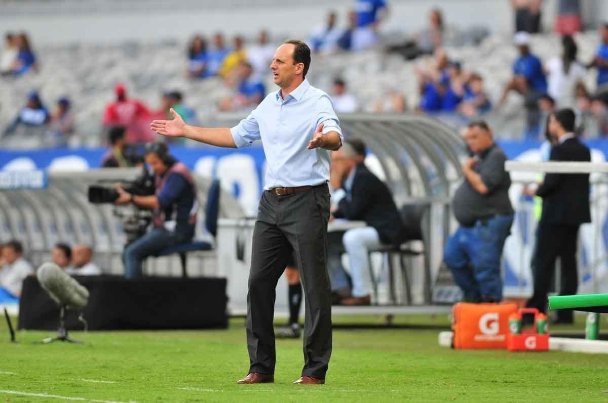 Partida no Mineiro marcou as estreias de Cruzeiro e So Paulo no Campeonato Brasileiro