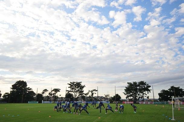 Cruzeiro teve volta de argentino, e Mano Menezes esboou equipe titular para pegar o Sport