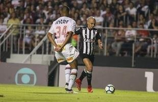 Atl�tico saiu atr�s, conseguiu virada com R�ger Guedes e Ricardo Oliveira, mas cedeu empate no Morumbi