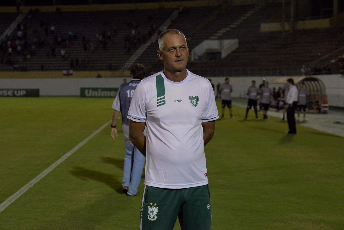 Amrica enfrentou o time paulista no estdio Fonte Luminosa