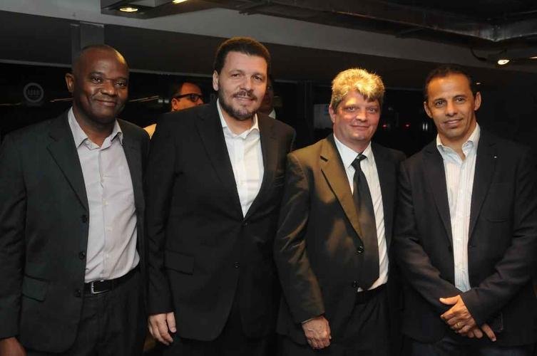 Personalidades na cerimnia do 16 Trofu Tel Santana