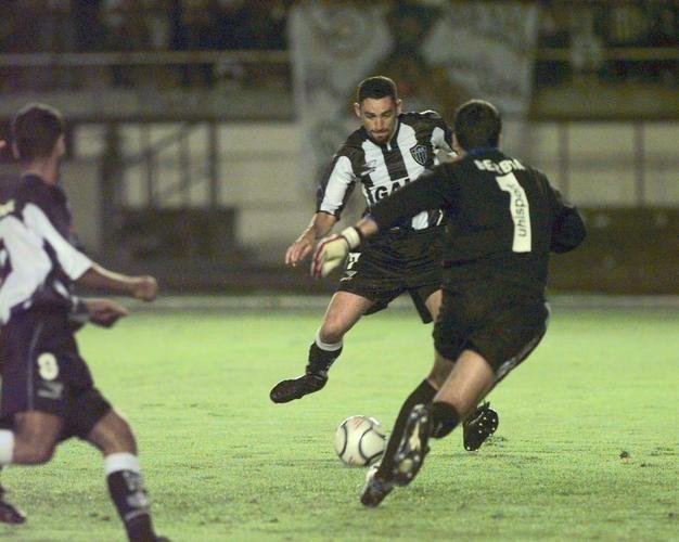 14/03/2000 - Atltico 2 x 0 Bella Vista (Uruguai) - Guilherme marcou dois gols pelo Galo
