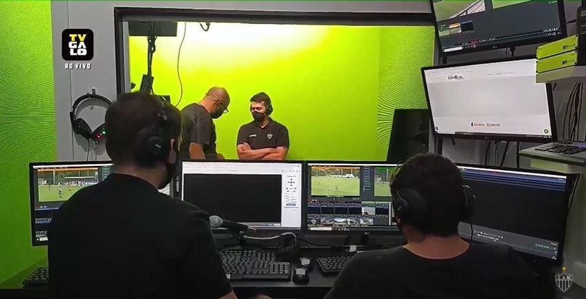 O Atltico inaugurou, na tarde desta segunda-feira (21), um estdio de comunicao na sede do clube, no bairro de Lourdes, em Belo Horizonte. O projeto  mais um investimento do Galo no setor e busca, principalmente, a aproximao do torcedor com o dia a dia da instituio.