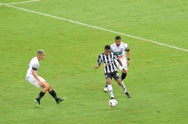 O Atltico recebeu o Athletic nesta tera-feira (15), no Mineiro, em Belo Horizonte. A partida, vlida pela 7 rodada do Campeonato Mineiro de 2022, marcou o centsimo jogo do goleiro Everson com a camisa do Galo.