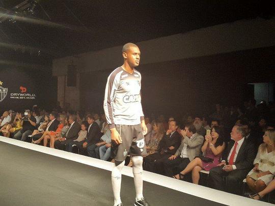 Nova coleção de uniformes do Atlético para 2016, fornecida pela empresa canadense Dryworld