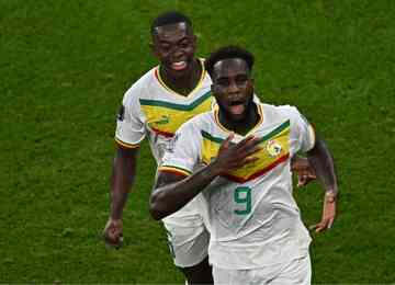 Senegaleses venceram anfitriões por 3 a 1, nesta sexta-feira, pela segunda rodada do Grupo A; Holanda e Equador podem definir queda catari no Mundial 