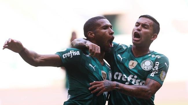 Palmeiras - 84% do elenco com as duas doses e 16% com a primeira