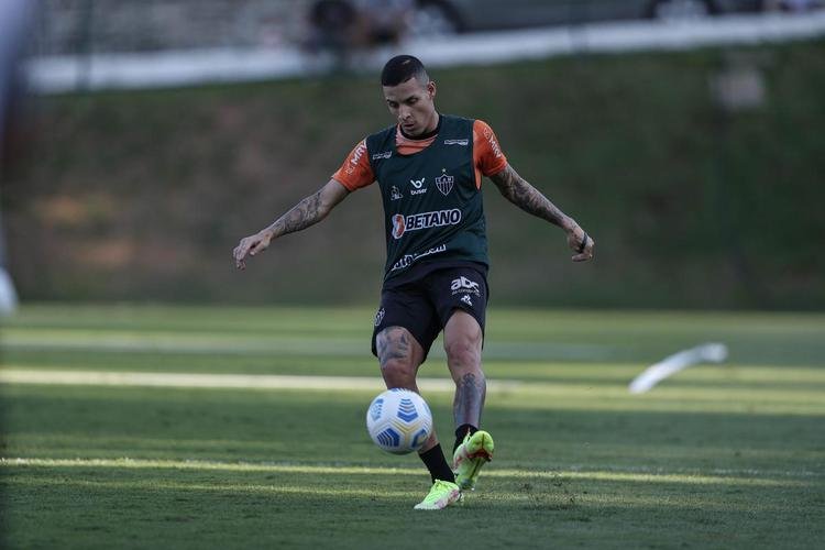 Fotos do primeiro treino de Diego Costa pelo Atlético