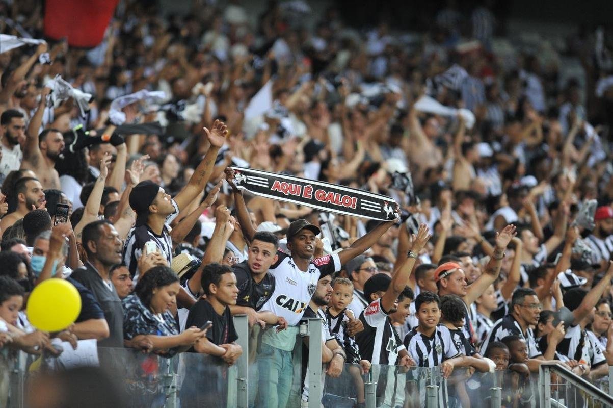 Fotos do terceiro gol do Galo, marcado por Ademir