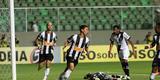 Lateral comemora gol marcado contra a Ponte Preta no Independncia