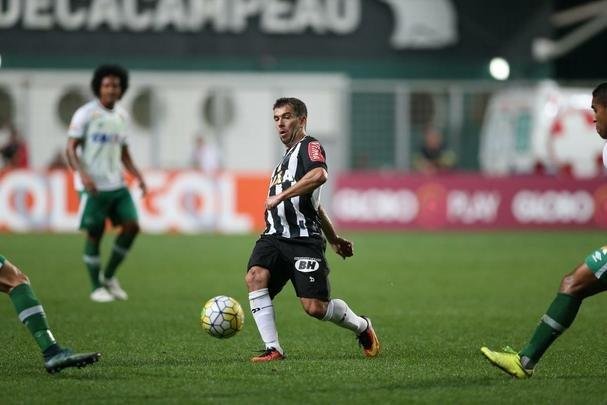 Lance de Atltico x Chapecoense, jogo vlido pelo Campeonato Brasileiro