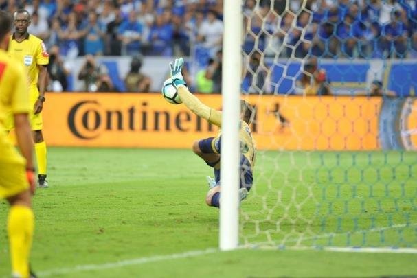 De Henrique a Thiago Neves, passando pela defesa de Fbio; a emoo dos cruzeirenses