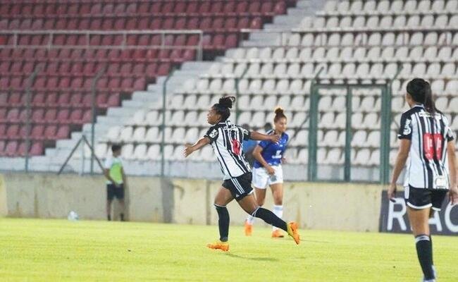 Atlético faz grande primeiro tempo e vence Cruzeiro no Brasileirão Feminino
