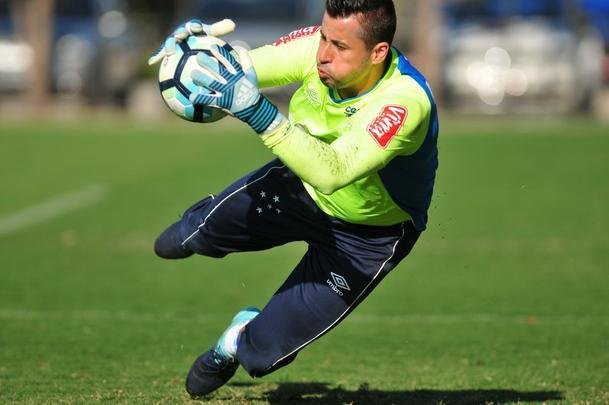 Imagens do treino do Cruzeiro desta quinta-feira, na Toca da Raposa II (Alexandre Guzanshe/EM D.A Press)