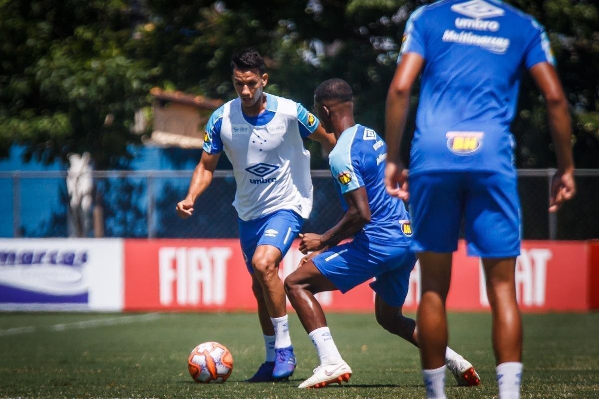 Fotos do ltimo treino do Cruzeiro antes de jogo contra Tupynambs