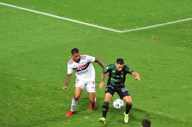 Fotos do jogo entre Amrica e So Paulo, no Independncia, em BH, pela ltima rodada do Campeonato Brasileiro de 2021