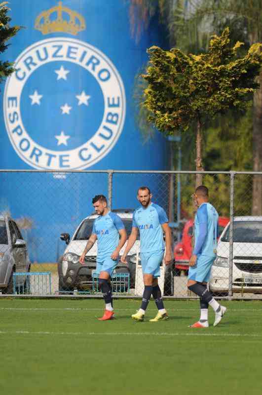 Fotos da reapresentao do Cruzeiro nesta segunda-feira, na Toca da Raposa II. Time se prepara para enfrentar o Boca Juniors, quinta-feira  noite, s 21h45, no Mineiro. Jogo valer pelas quartas de final da Copa Libertadores (Leandro Couri/EM D.A Press)