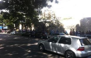 Imagens da fila de cruzeirenses por ingressos no Barro Preto