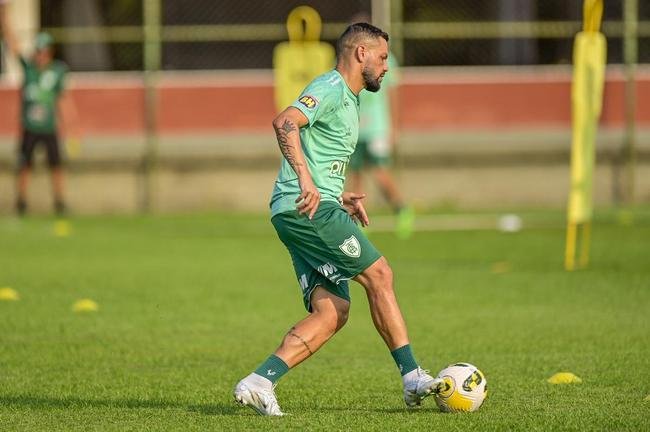 Em preparao para enfrentar o Corinthians no prximo domingo (18/9), o Amrica treinou nesta tera-feira (13/9)