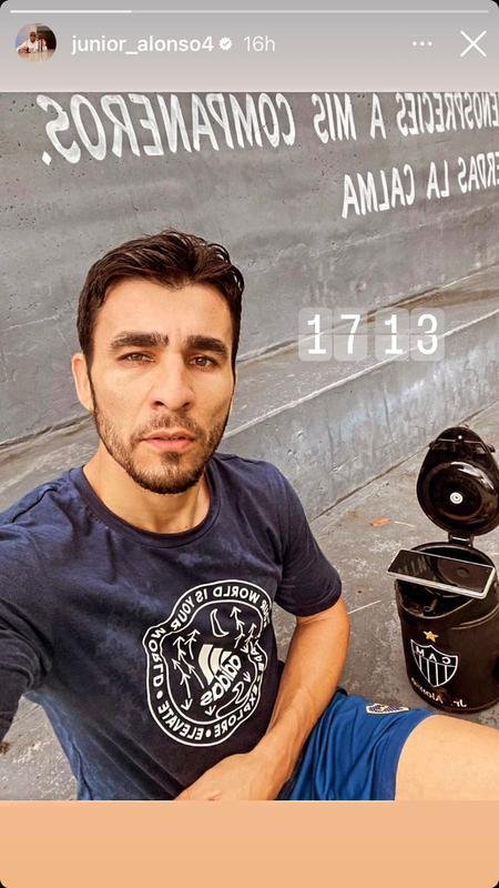 Zagueiro Junior Alonso est com a famlia no Paraguai