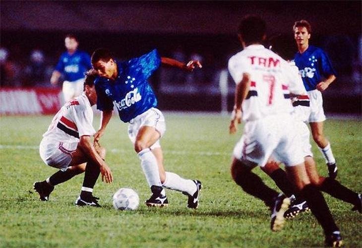 Primeira decepo foi a perda da Recopa Sul-Americana para o So Paulo, em 1993