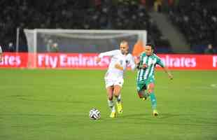 15 - Decepção no Mundial: Tardelli também esteve na decepcionante campanha no Mundial de Clubes de 2013. Na foto, o atacante aparece carregando a bola na derrota por 3 a 1 para o Raja Casablanca-MAR, na semifinal.