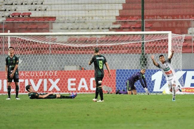 Fotos de Amrica x Athletic, no Independncia, pelo Campeonato Mineiro