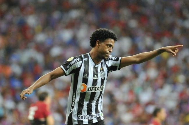 Galo venceu o Bahia de virada, por 3 a 2, com gols de Hulk, de p�nalti, e Keno, em duas finaliza��es perfeitas. Com resultado, clube se sagrou bicampe�o brasileiro ap�s 50 anos