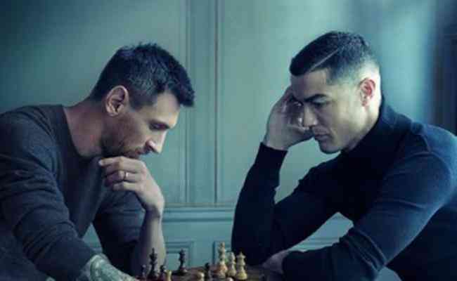 Messi e Cristiano Ronaldo jogam xadrez em cima de bolsas da LV