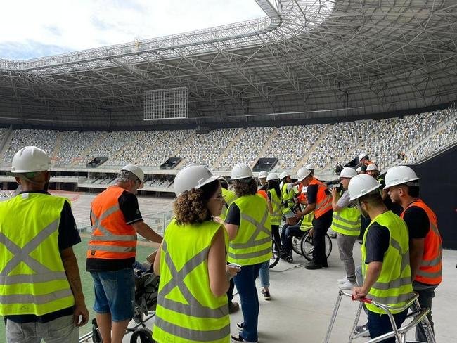 Fotos da visita feita por pessoas com deficincia na Arena MRV, nesta quinta-feira (9/2)
