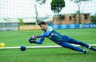 Imagens do treino do Cruzeiro nesta sexta-feira (12/10), antes do jogo contra o Vasco, pelo Brasileiro