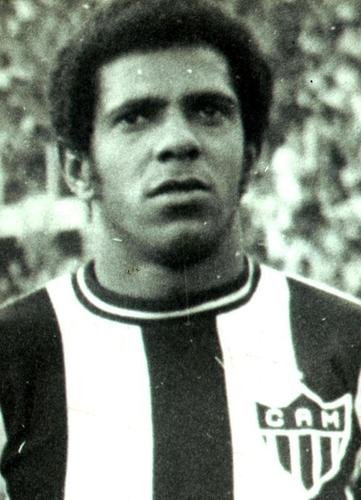 8 - Vantuir: outro campeão brasileiro de 1971, o zagueiro Vantuir fez mais de 500 jogos com a camisa alvinegra. Assim como Humberto Monteiro, ele estava em campo na histórica partida em que o Galo venceu a Seleção Brasileira por 2 a 1, em setembro de 1969, no Mineirão. Como técnico, dirigiu o Atlético em cinco oportunidades, nas décadas de 1980 e 1990.