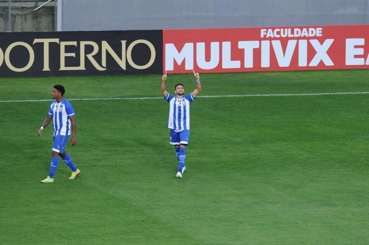 No segundo tempo, o CSA empatou com gol de cabea de Rodrigo Pimpo. Mas, logo depois, Amrica voltou  frente do placar, com gol do zagueiro Messias