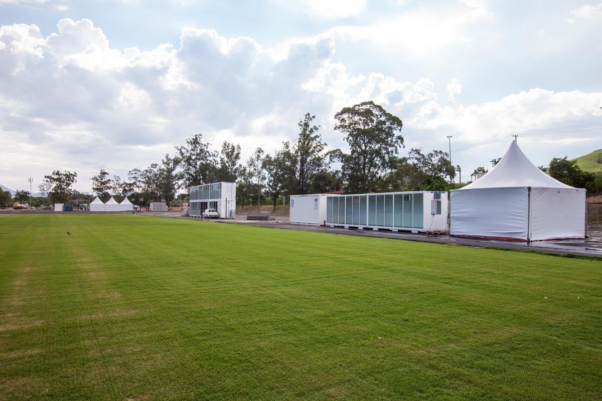 Estdio foi construdo sobre o campo de polo existente, ao lado da Arena de Deodoro e do Centro Aqutico
