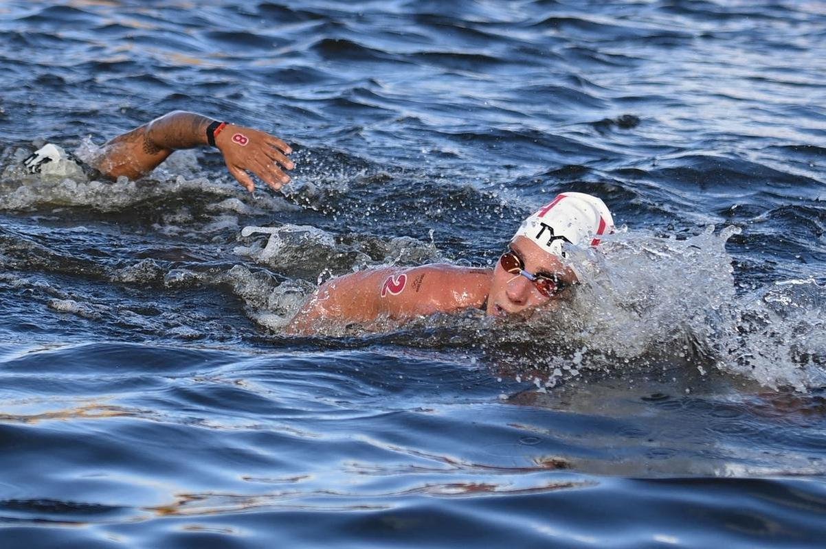 Ana Marcela Cunha fatura o ouro na prova de 10km da maratona aqutica em Tquio