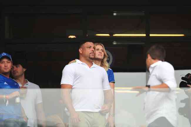Ronaldo and his wife, Celina Locks, accompany the cl
