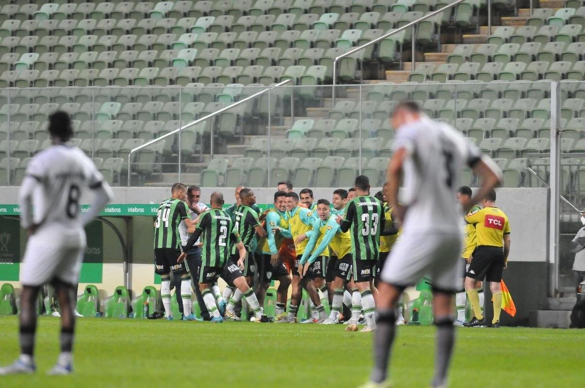 Fotos da vit�ria do Am�rica sobre o Botafogo, por 3 a 0, no Independ�ncia, em Belo Horizonte, pelas oitavas de final da Copa do Brasil. Wellington Paulista, Danilo Avelar e Al� marcaram os gols da vit�ria do Coelho no Horto