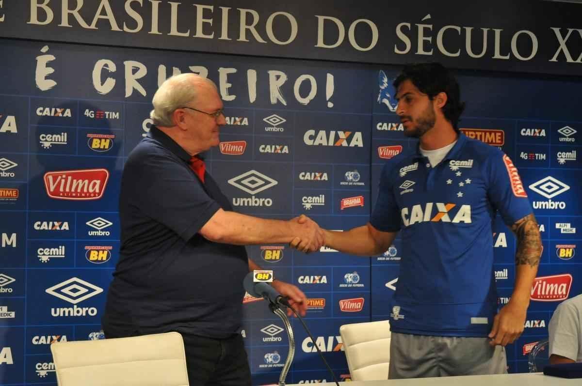 Diogo Barbosa e Hudson foram apresentados pelo presidente Gilvan de Pinho Tavares