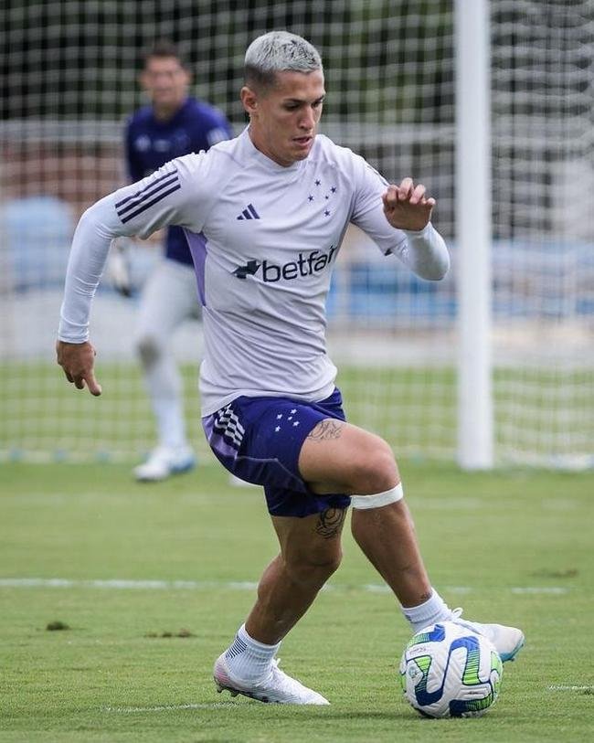Cruzeiro faz ltimo treino para enfrentar o Grmio