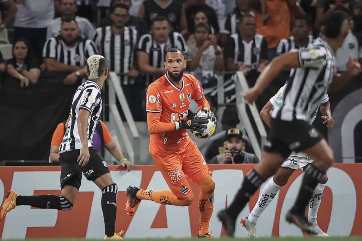 O Atltico visitou o Cear nesta quarta-feira (15), na Arena Castelo, em Fortaleza, pela 12 rodada do Campeonato Brasileiro. Veja as melhores imagens do confronto.