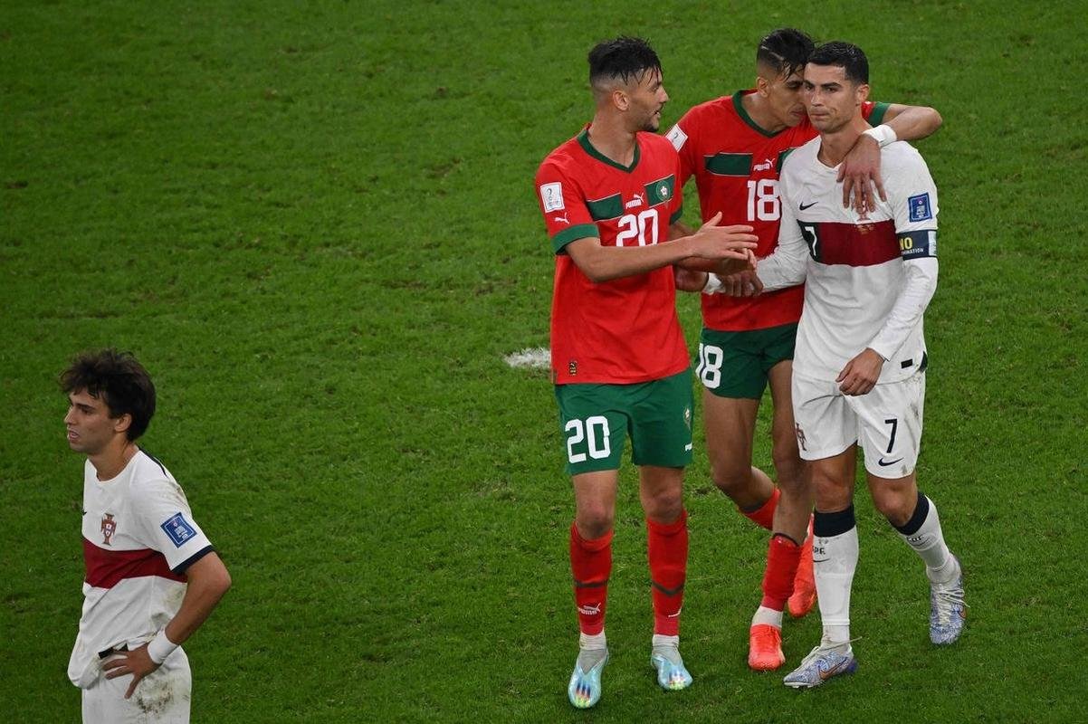 Cristiano Ronaldo chora aps eliminao de Portugal na Copa do Mundo diante de Marrocos