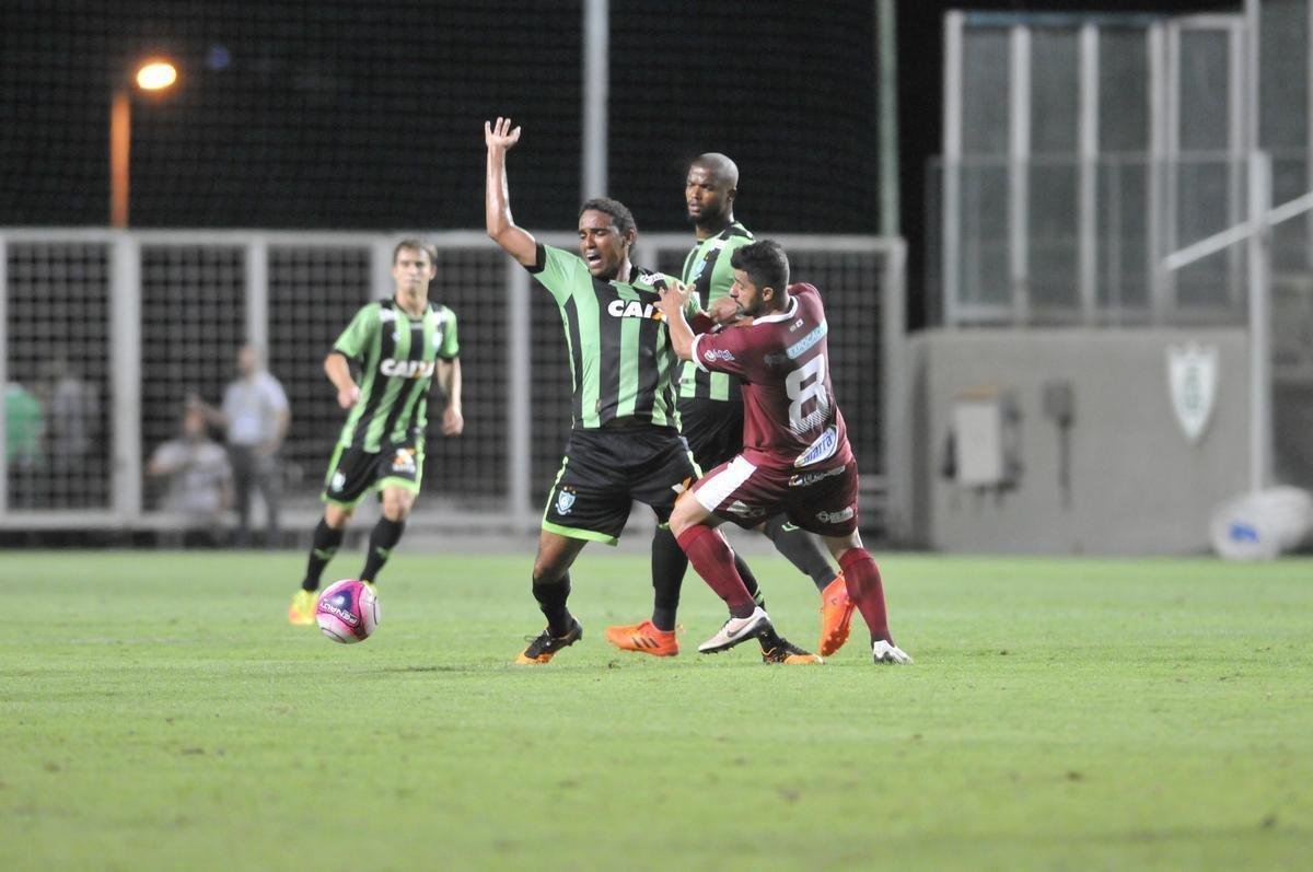 Amrica e Patrocinense se enfrentaram, no Independncia, pela primeira rodada do Campeonato Mineiro