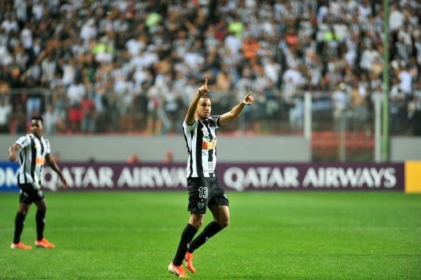 Lances do primeiro tempo de Atltico x La Equidad, no primeiro tempo