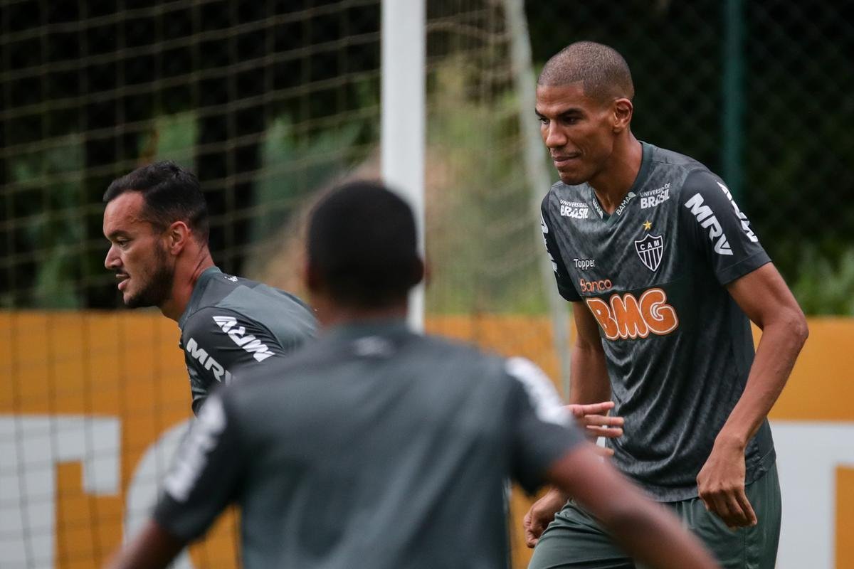 Jogadores do Atltico treinaram nesta tera-feira, vspera do jogo com o Defensor