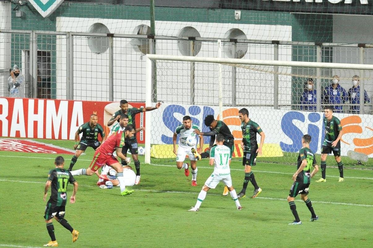 Fotos da vitria do Amrica sobre a Chapecoense, por 3 a 0, no Independncia, pela 35 rodada do Campeonato Brasileiro