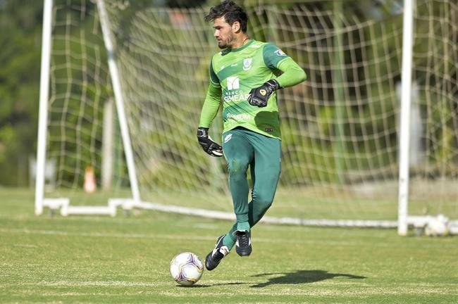 Dos dias 26 a 28 de janeiro, o Amrica realizou atividades totalmente voltadas ao confronto contra o Ava, pela 38 rodada da Srie B do Campeonato Brasileiro. Nesta sexta-feira (29), s 21h30, Coelho e Leo da Ilha se enfrentam no Independncia, em Belo Horizonte. A partida pode selar um indito tricampeonato do Amrica, que se isolaria como maior vencedor da competio. Alm disso, o elenco almeja a conquista para coroar uma temporada histrica, em que o clube foi semifinalista da Copa do Brasil.