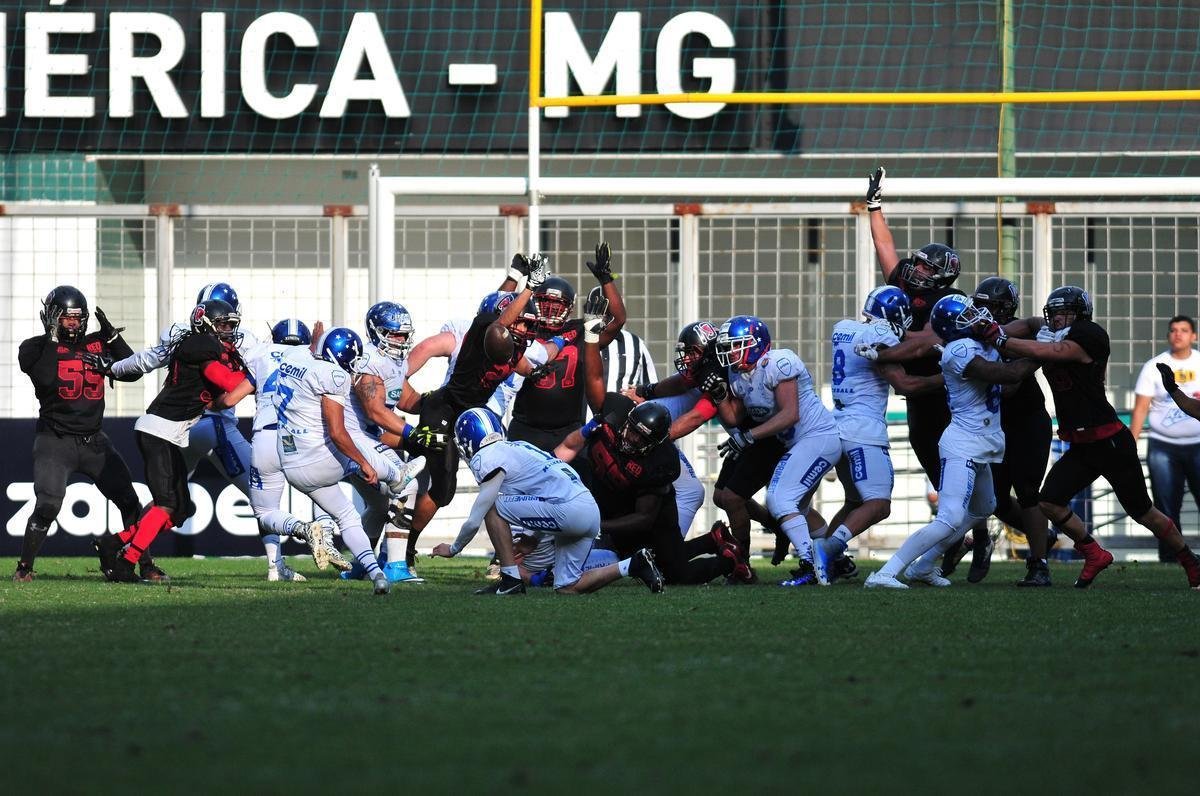 Cruzeiro venceu Espectros por 30 a 13, no Brasil Bowl, no Independncia, e se sagrou campeo