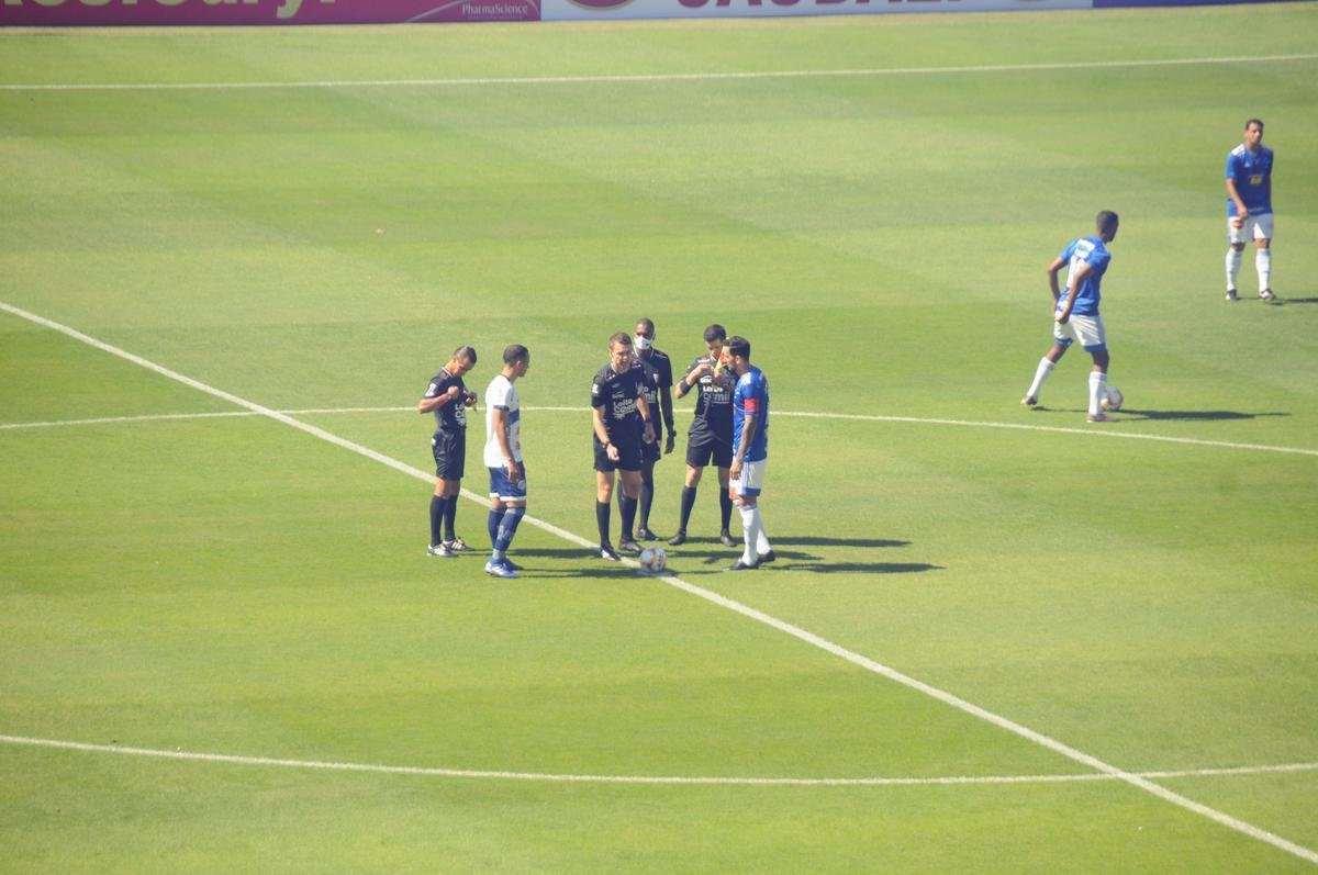 Na retomada do Campeonato Mineiro, Cruzeiro e URT se enfrentaram no Mineiro