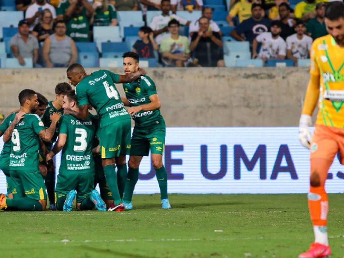 Próximo adversário do Cuiabá, Coritiba está há 13 jogos sem vencer